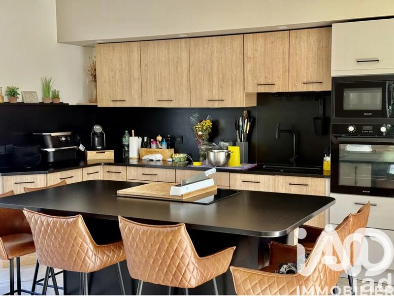 Maison - 225 m² - 5 pièces