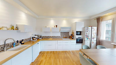 Appartement - 82 m² - 4 pièces