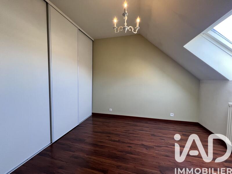 Maison - 311 m² - 11 pièces