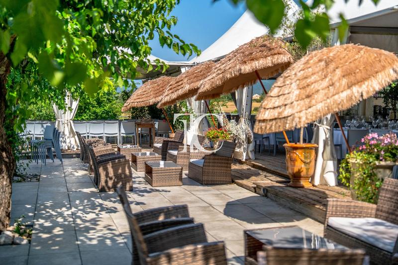 Mas - 466 m² - 13 pièces