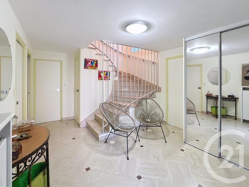 Pavillon - 190 m² - 7 pièces