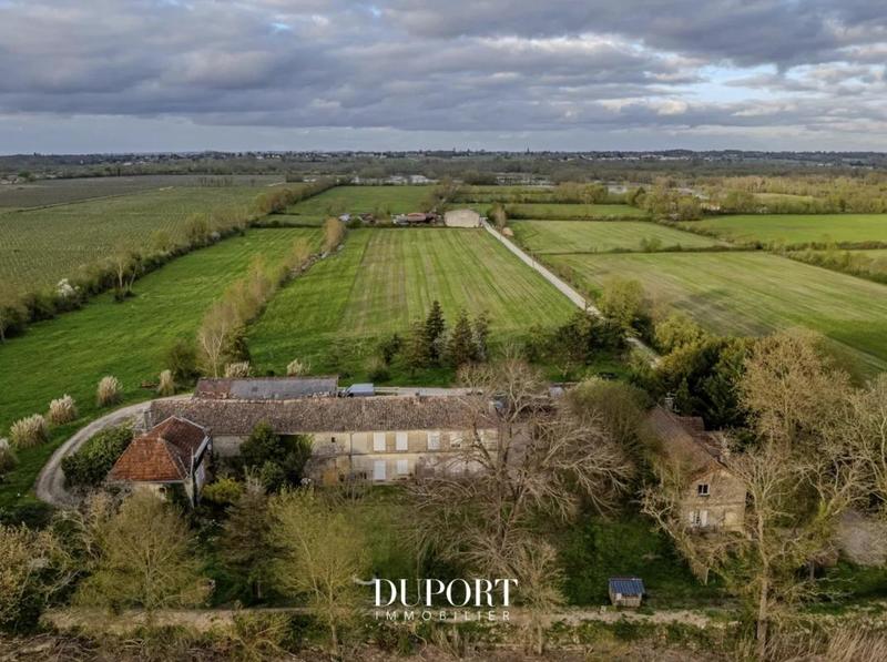 Propriété - 300 m²