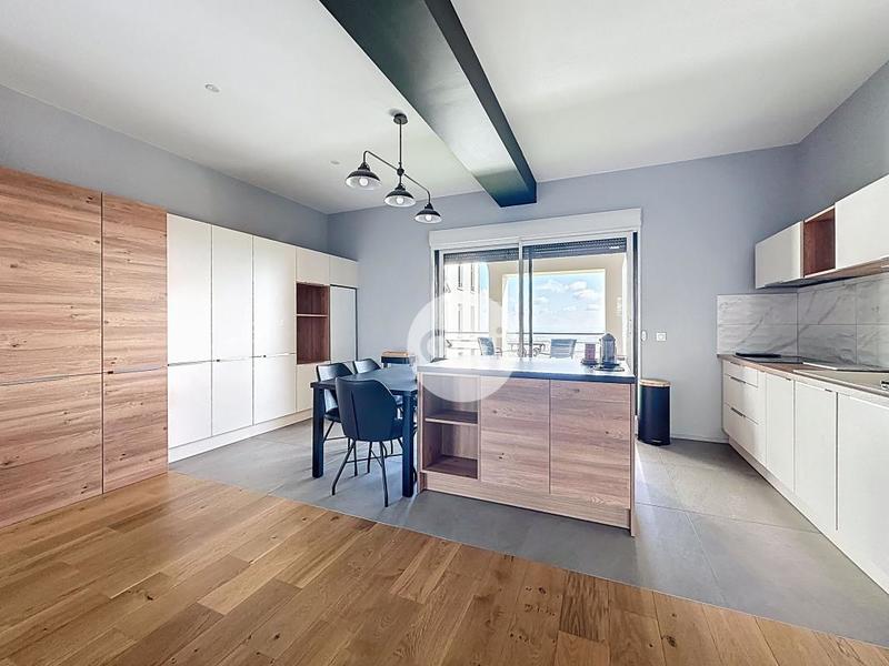 Appartement - 105 m² - 4 pièces