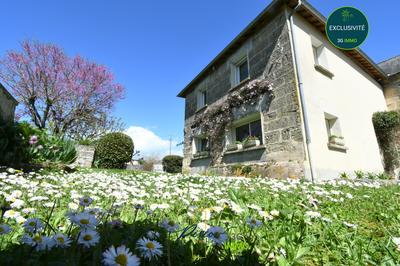 Maison - 264 m² - 9 pièces