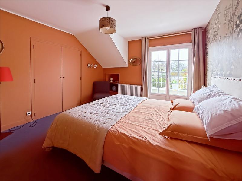 Maison - 215 m² - 8 pièces