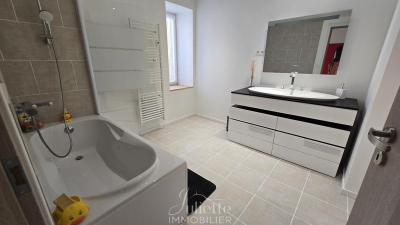 Maison - 135 m² - 1 pièce