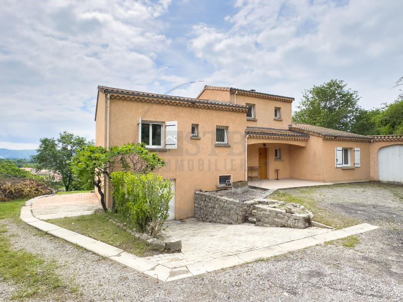 Villa - 145 m² - 6 pièces