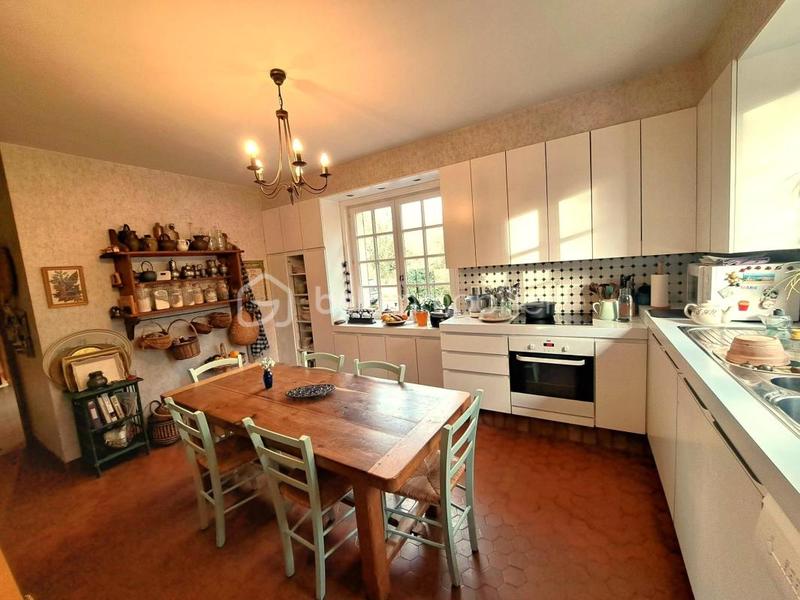 Pavillon - 209 m² - 8 pièces