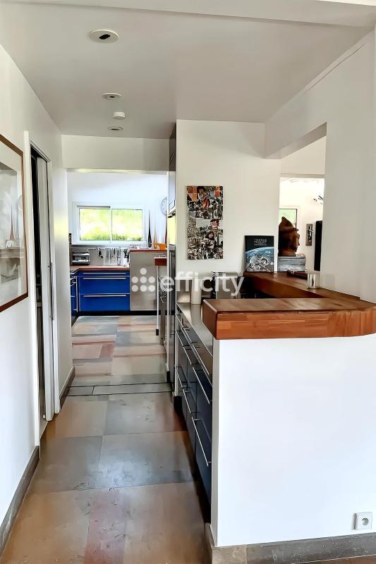 Villa - 220 m² - 8 pièces