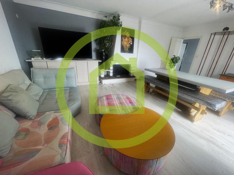 Maison - 158 m² - 8 pièces