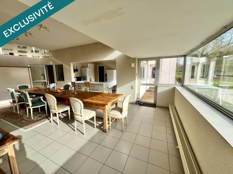 Maison - 460 m² - 12 pièces