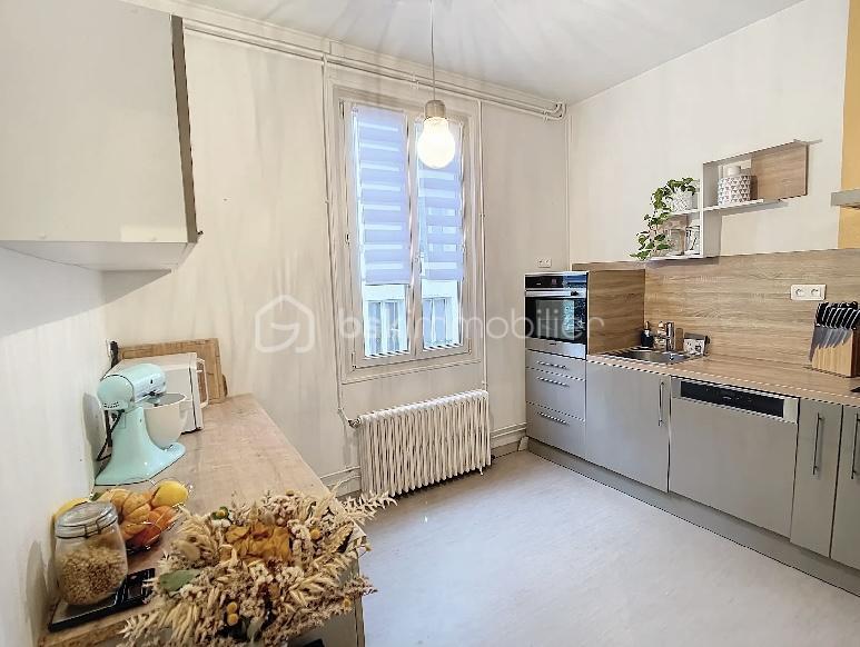 Appartement - 242 m² - 7 pièces