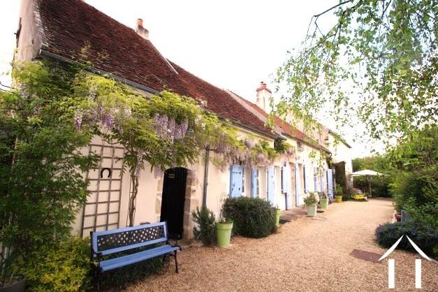 Maison - 274 m² - 9 pièces