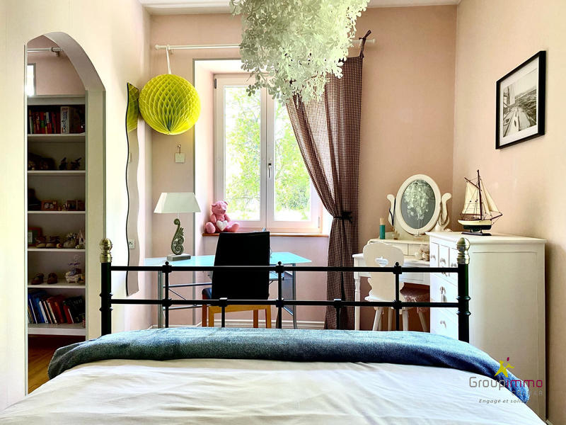 Maison - 333 m² - 12 pièces