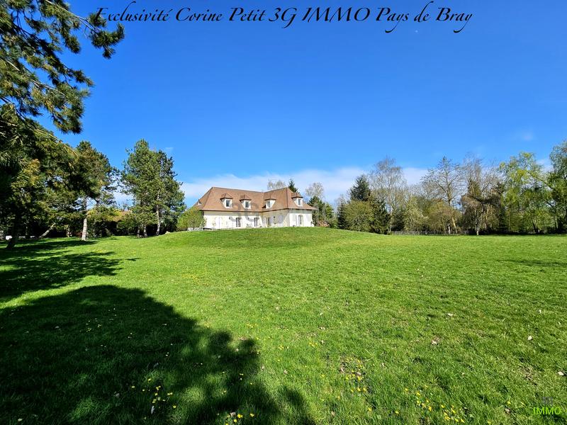 Propriété - 228 m² - 9 pièces