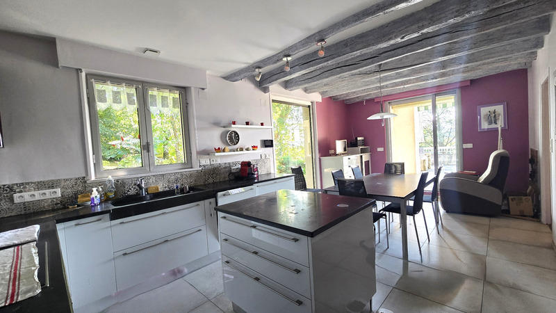 Maison - 192 m² - 6 pièces