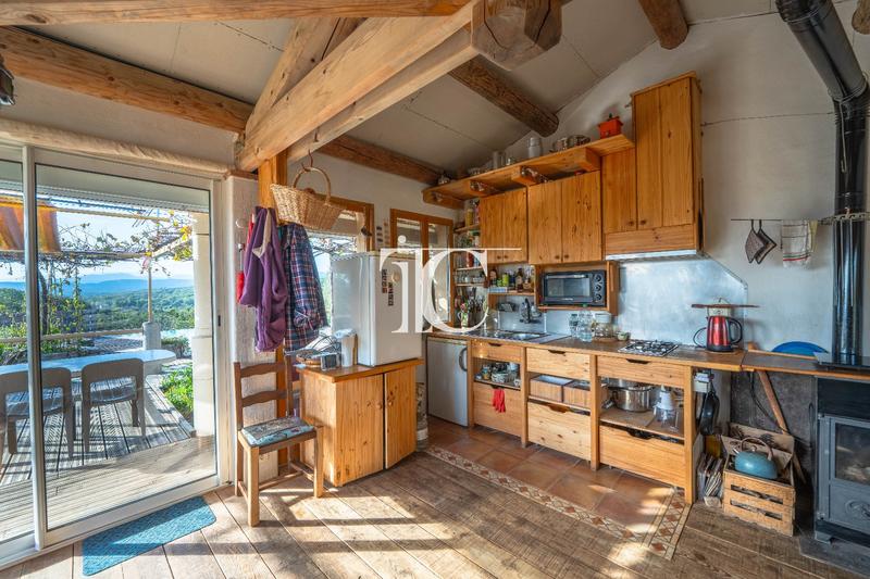 Maison - 223 m² - 9 pièces