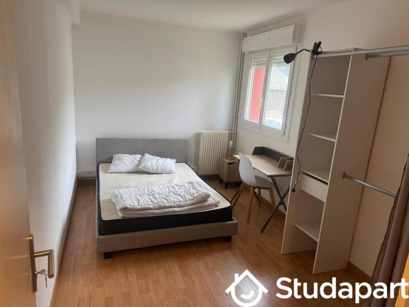 Chambre - 10 m² - 1 pièce