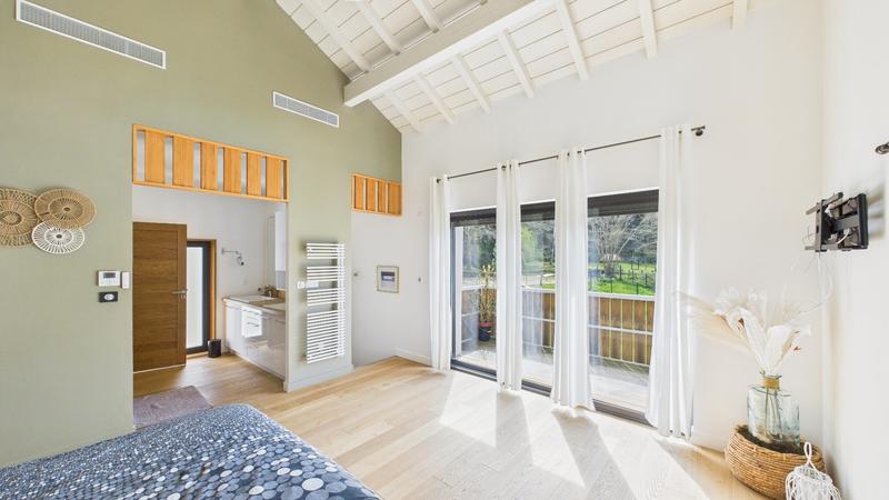 Maison - 350 m² - 9 pièces