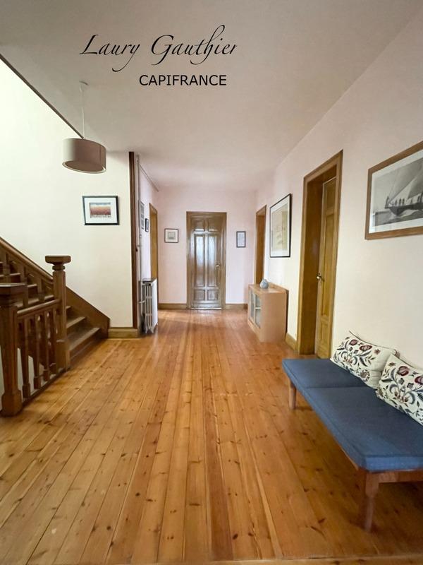 Maison bourgeoise - 435 m² - 15 pièces