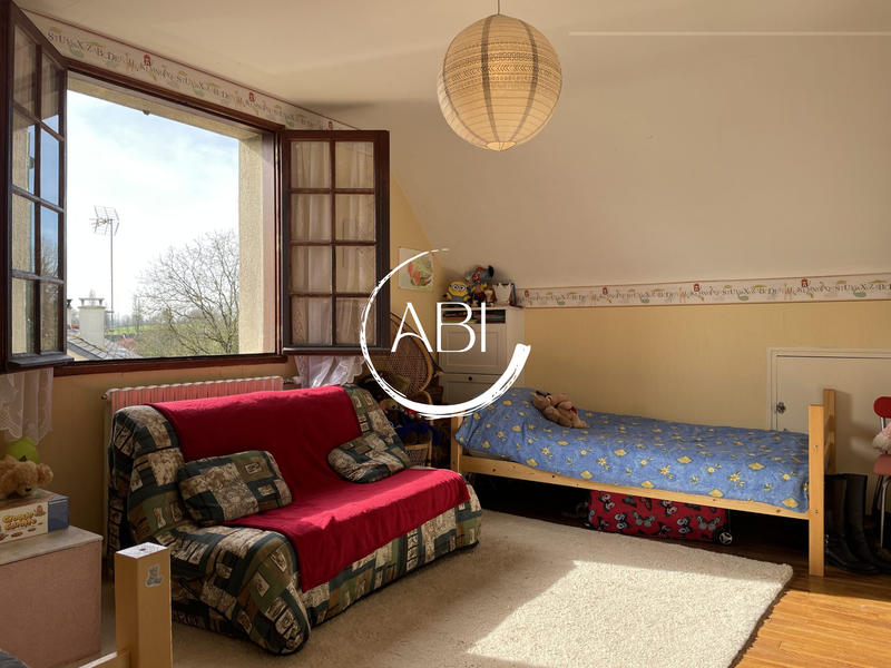 Maison traditionnelle - 130 m² - 6 pièces