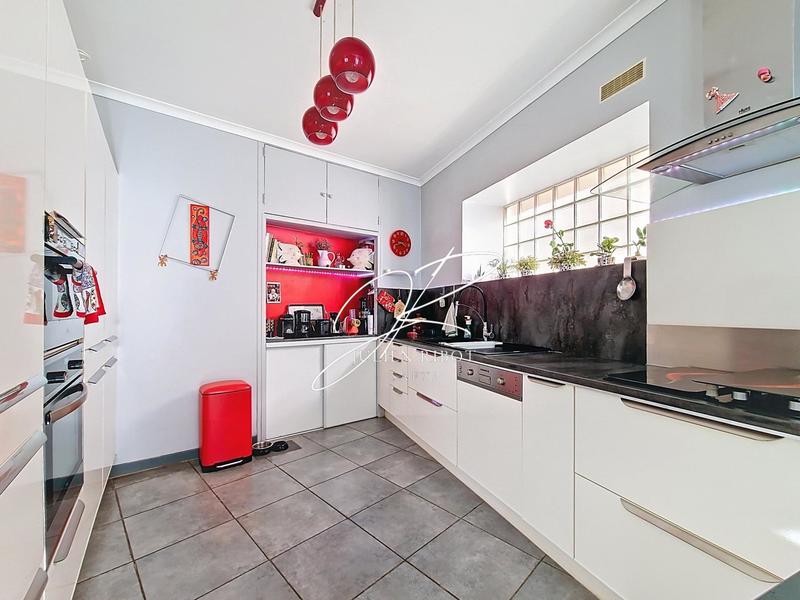 Maison - 186 m² - 6 pièces