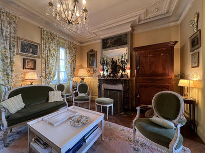 Maison - 250 m² - 8 pièces