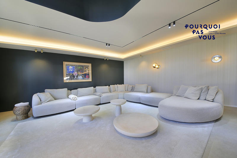 Maison - 360 m² - 6 pièces