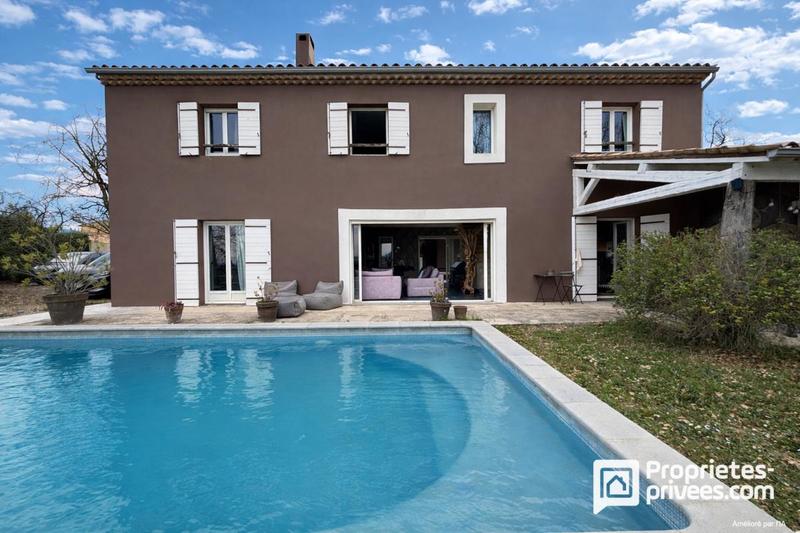 Maison - 200 m² - 6 pièces