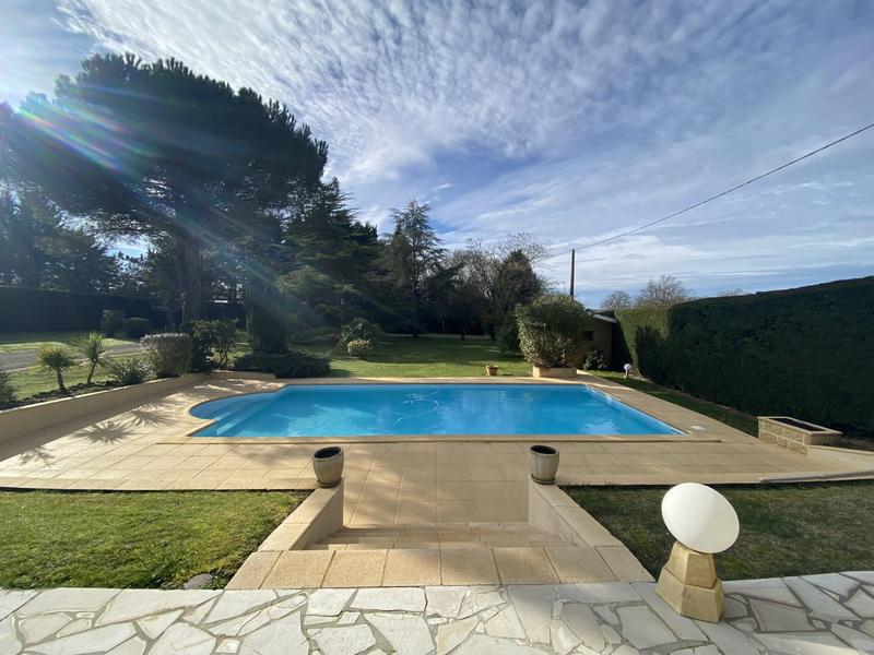 Maison - 203 m² - 10 pièces