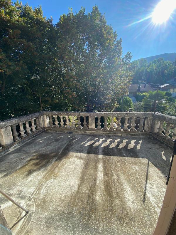 Maison - 410 m² - 11 pièces