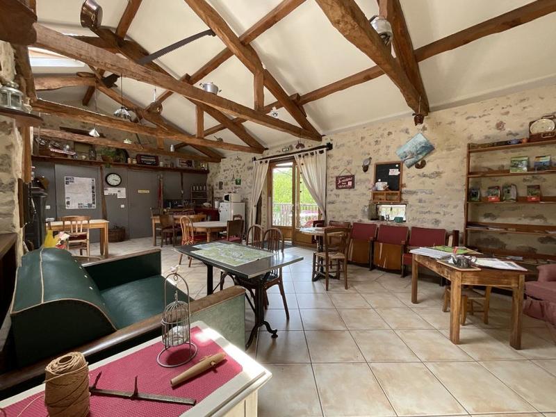 Maison - 430 m² - 16 pièces