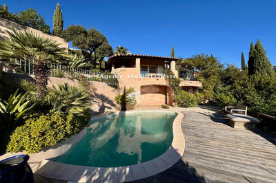 Maison - 140 m² - 4 pièces