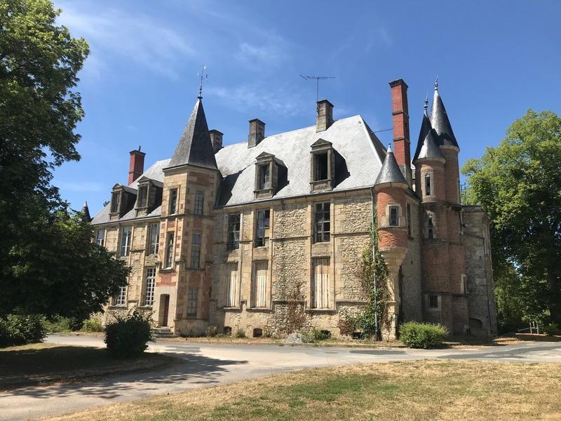 Château - 450 m² - 18 pièces