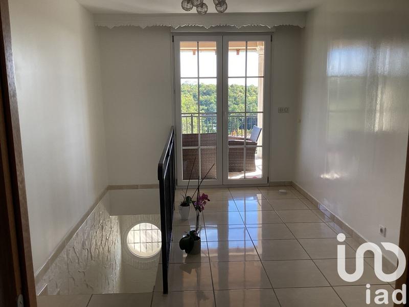 Maison - 182 m² - 10 pièces