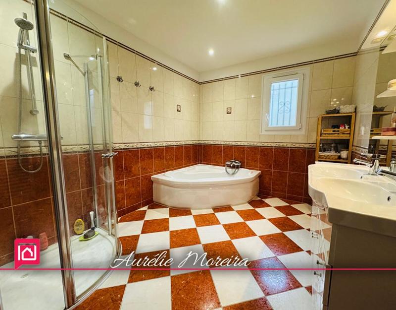 Maison - 177 m² - 6 pièces