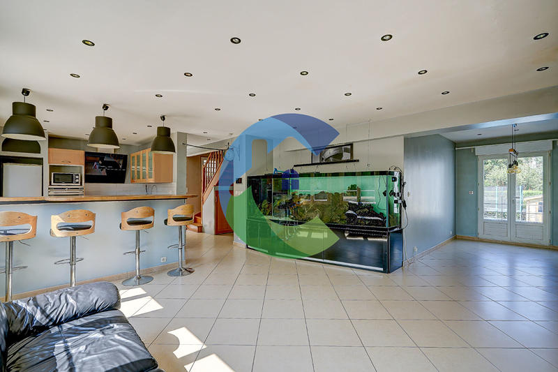 Maison - 105 m² - 5 pièces