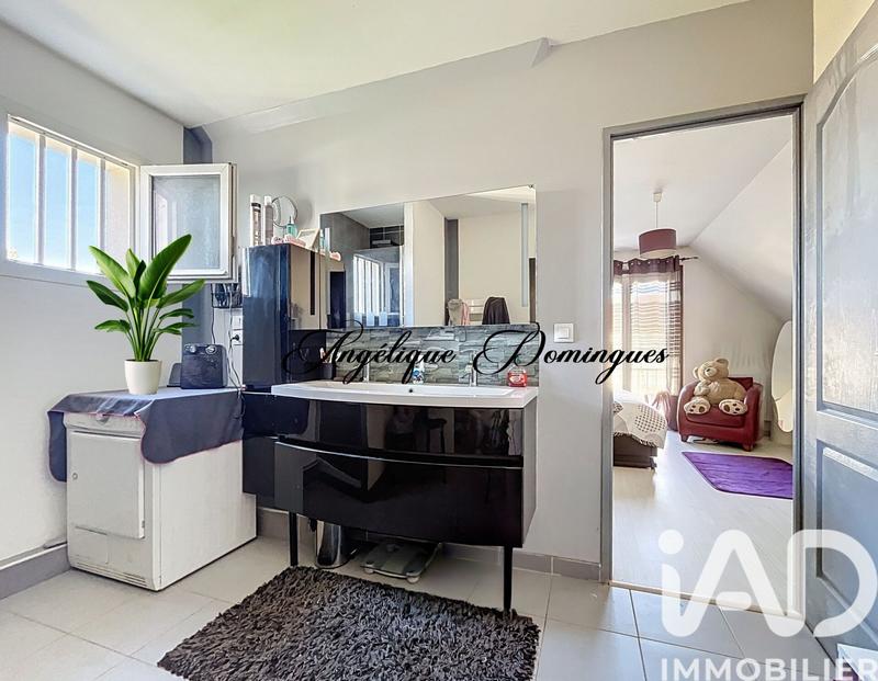 Maison - 242 m² - 10 pièces