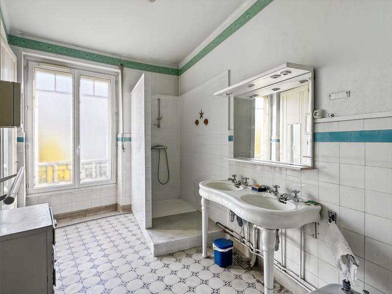 Appartement - 224 m² - 8 pièces