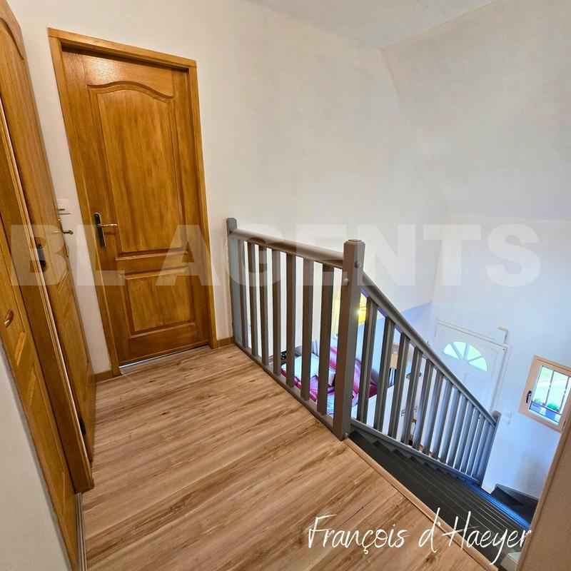 Maison traditionnelle - 154 m² - 6 pièces