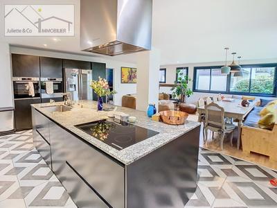 Appartement - 178 m² - 5 pièces