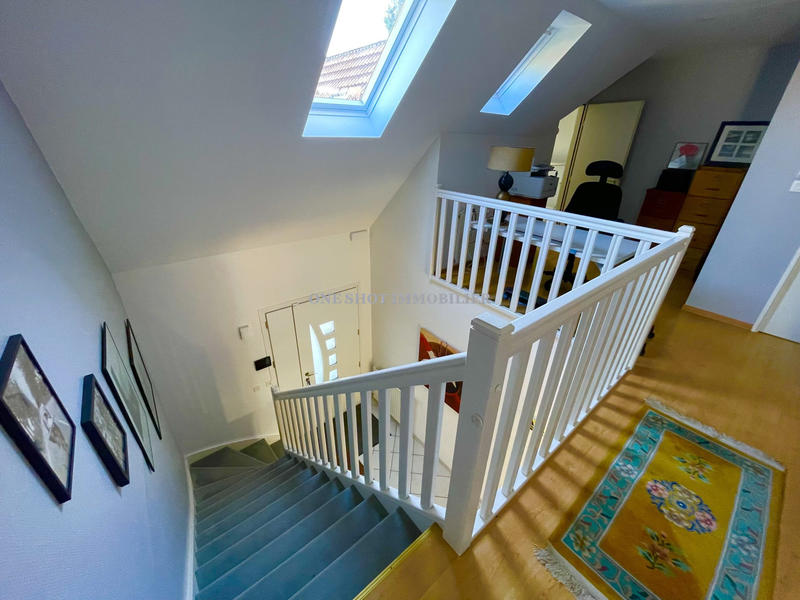 Maison - 231 m² - 7 pièces