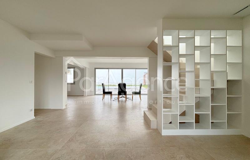 Maison - 151 m² - 6 pièces