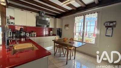 Maison - 300 m² - 9 pièces