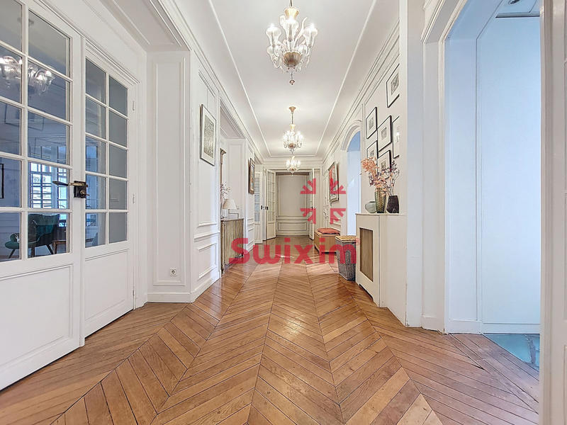 Appartement - 187 m² - 6 pièces