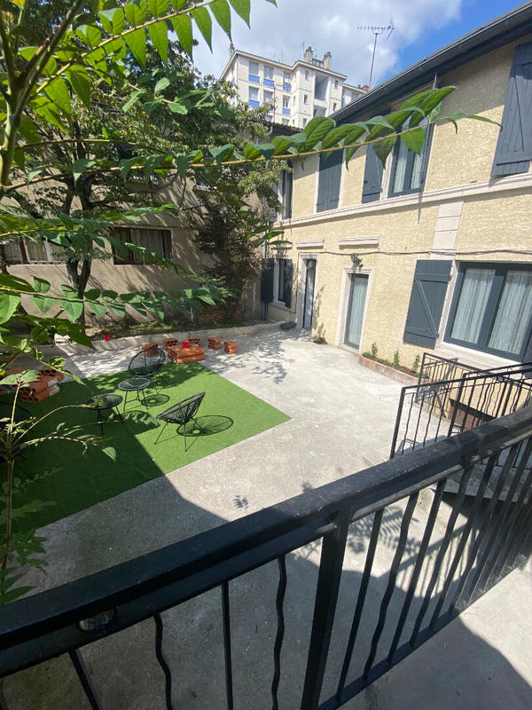 Chambre - 156 m² - 9 pièces