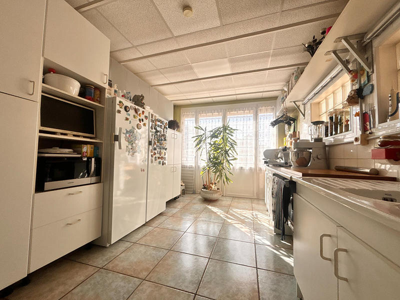 Maison - 202 m² - 7 pièces