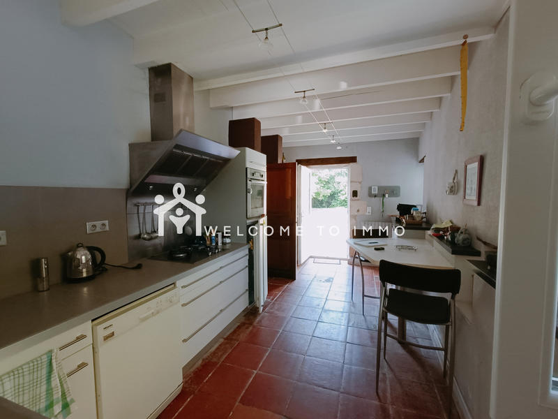 Propriété - 255 m² - 6 pièces