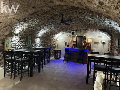 Fonds de commerce - Magasins - 180 m²