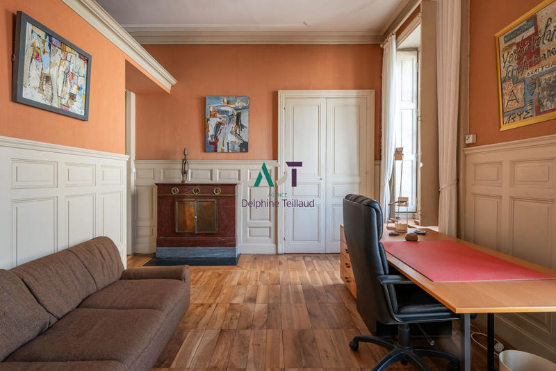 Appartement - 223 m² - 6 pièces